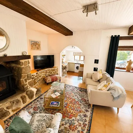 Rosemarie's Den * Saint-Saud-Lacoussière